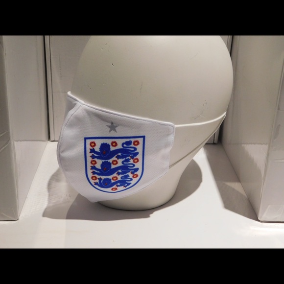 England Supporters Face Coverings - Picture 2 of 3